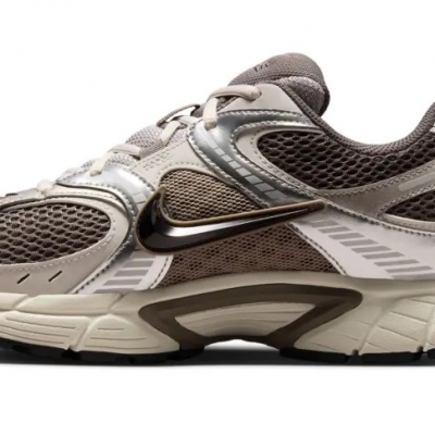nike-v5-rnr-cave-3